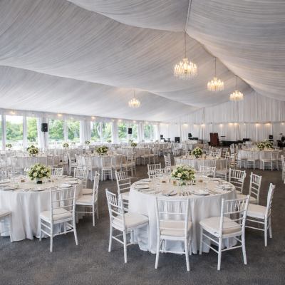 Profilés aluminium renforcés pour tente bi-pente professionnelle