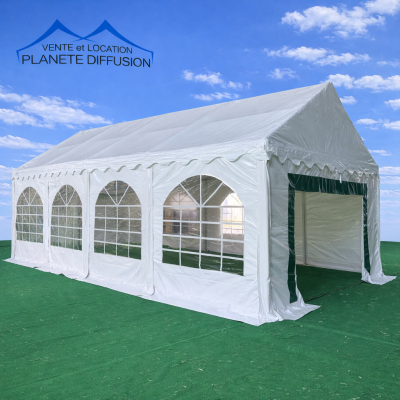 Tente tubulaire professionnelle conçue pour un usage intensif.