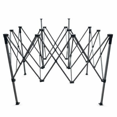 Structure pliable avant installation de la bâche