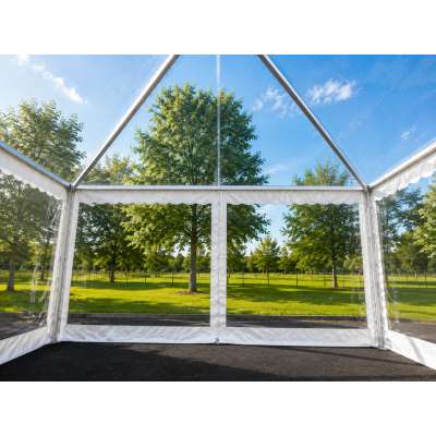 Pagode 5 × 5 m avec parois cristal transparentes
