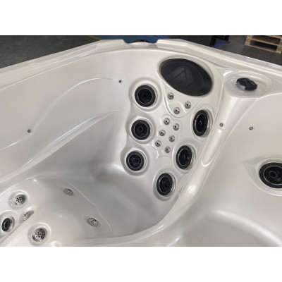 Spa BRUGES – Détail des buses de massage